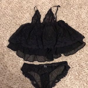 VS - matching babydoll (M)/panty (M) set - never worn